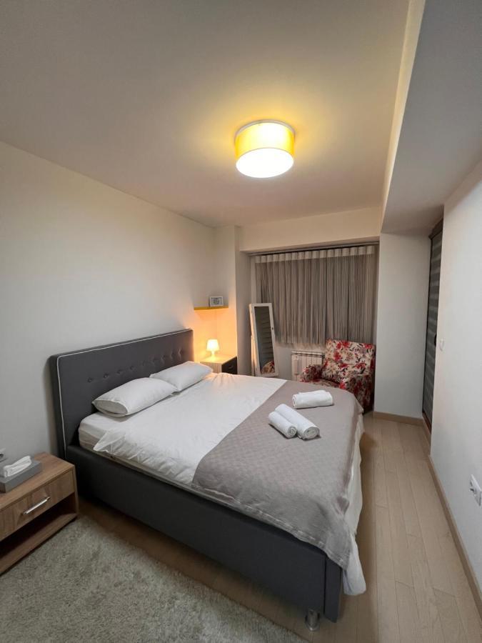 Modern Flatiron Apartment, Skopje Center Bagian luar foto