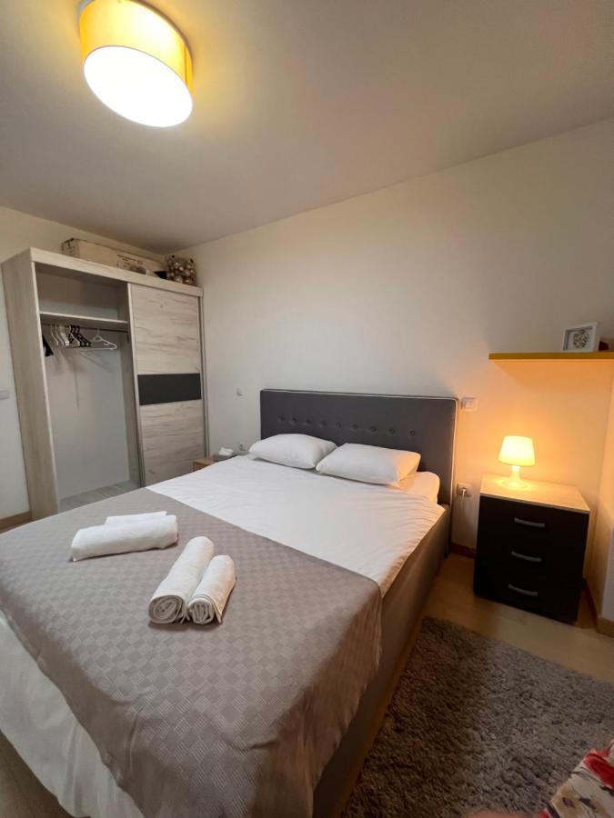 Modern Flatiron Apartment, Skopje Center Bagian luar foto