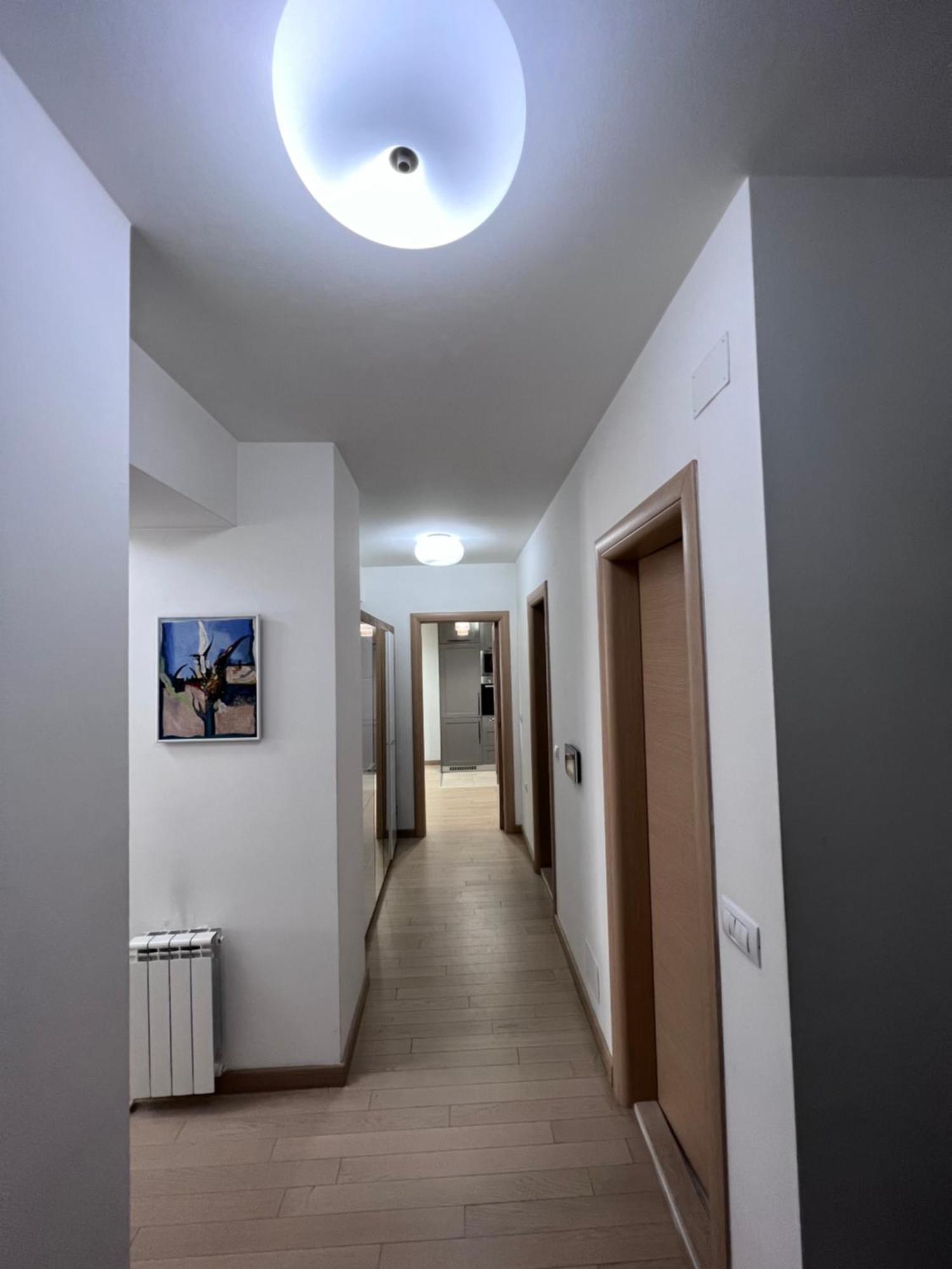 Modern Flatiron Apartment, Skopje Center Bagian luar foto